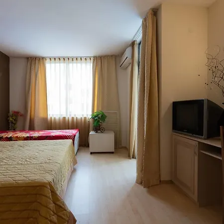❤wifi❤studio With Kitchen&balcony Pool View❤ye❤ Lägenhet Slăntjev Brjag