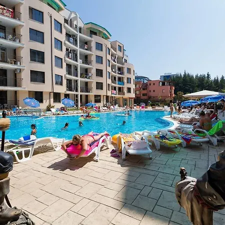 ❤wifi❤studio With Kitchen&balcony Pool View❤ye❤ Apartman